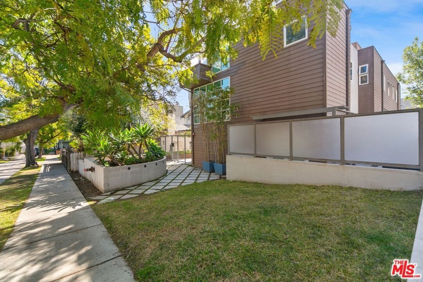 Offering an open and spacious, naturally light filled - Beach Townhome/Townhouse for sale in Santa Monica, California on Beachhouse.com
