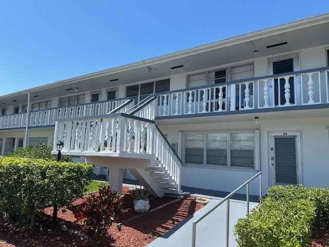 Fantastic Opportunity in 55+ Community! This is your chance to - Beach Condo for sale in West Palm Beach, Florida on Beachhouse.com