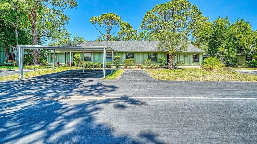 Location and value in the museum area! You won't want to miss - Beach Home for sale in Sarasota, Florida on Beachhouse.com