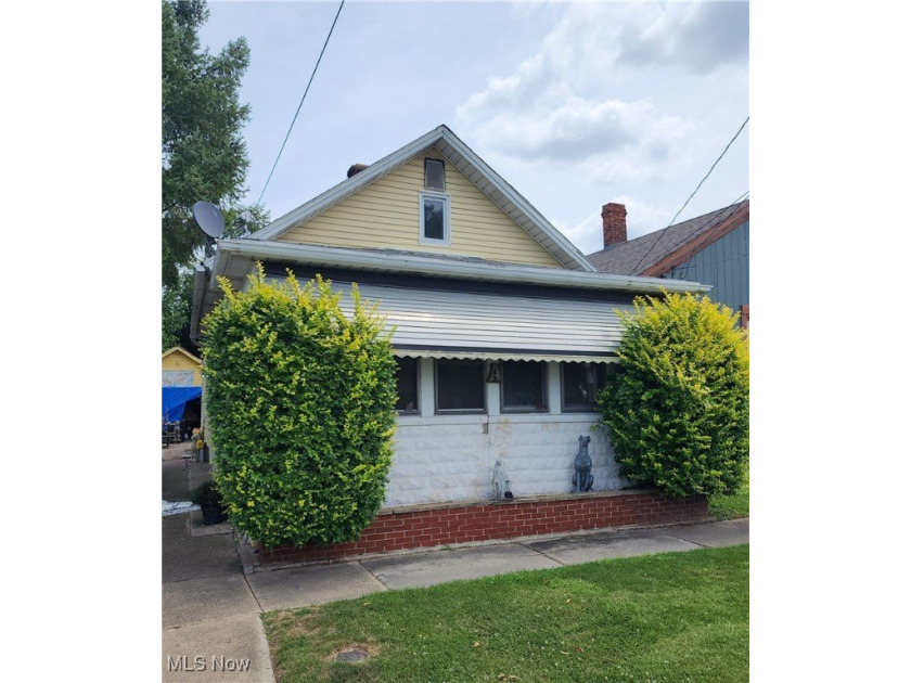 INVESTOR SPECIAL!!! This property is in the heart of Sandusky - Beach Home for sale in Sandusky, Ohio on Beachhouse.com