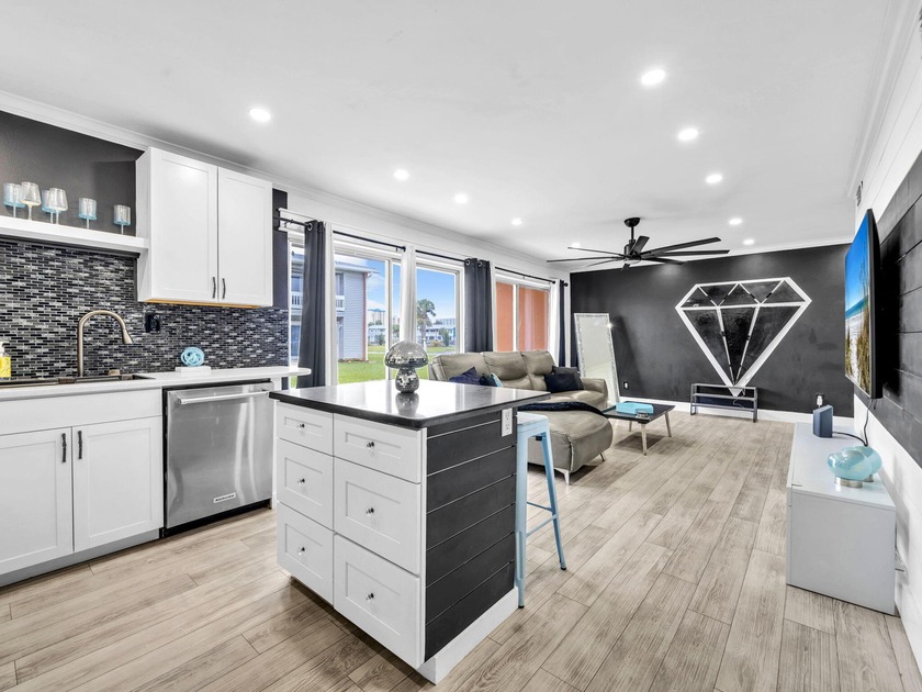 A beautifully curated 2-bedroom Gulf Terrace condo, finished - Beach Condo for sale in Destin, Florida on Beachhouse.com