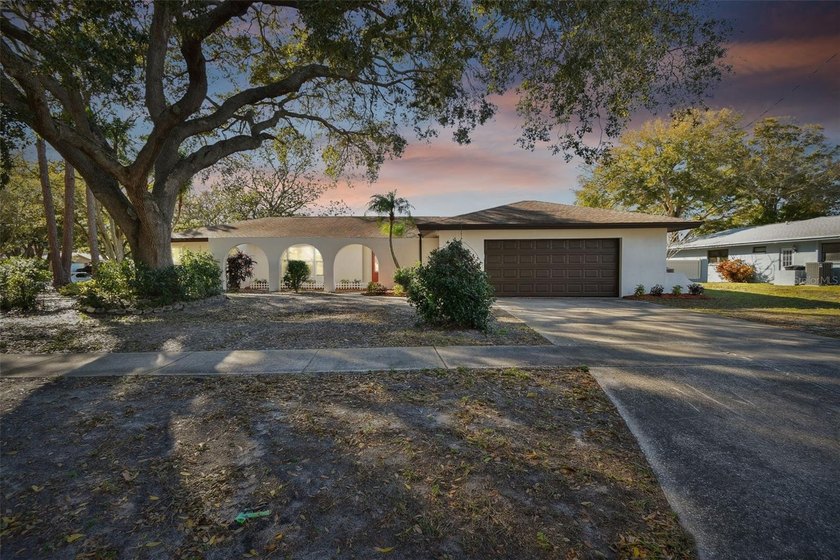 Property is Leased until December 1st. Welcome to this - Beach Home for sale in Clearwater, Florida on Beachhouse.com