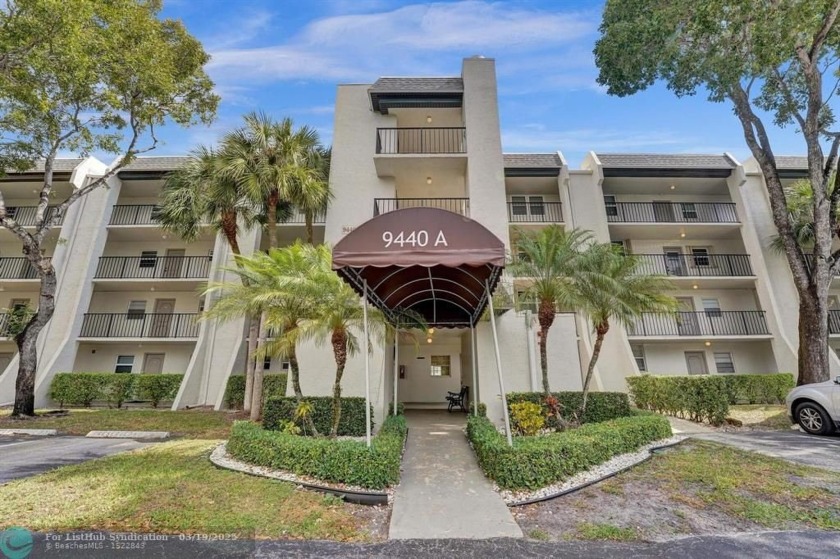 This charming condo with original features that have been - Beach Condo for sale in Davie, Florida on Beachhouse.com