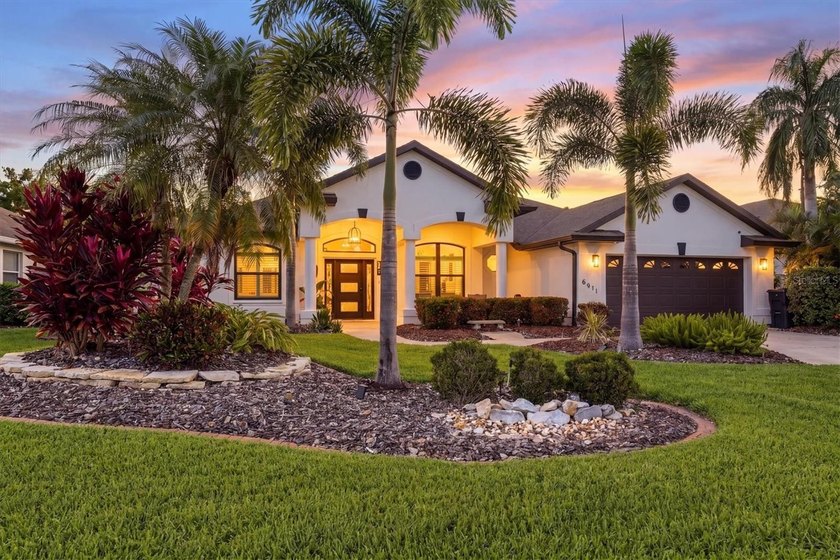 Get ready to be amazed at this stunning, like new Private Golf - Beach Home for sale in Bradenton, Florida on Beachhouse.com