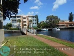 BEAUTIFUL 1/1.5 BATHS  LOCATED IN DESIRABLE WATERFRONT COMMUNITY - Beach Condo for sale in Hollywood, Florida on Beachhouse.com
