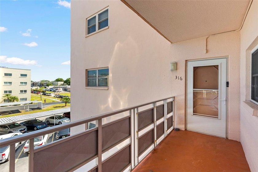 This beautifully updated 2-bedroom, 2 full-bath home offers - Beach Condo for sale in St. Petersburg, Florida on Beachhouse.com