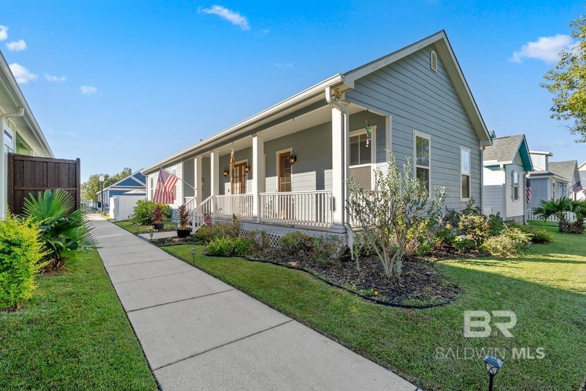 This beautifully maintained 3-bedroom, 2-bathroom cottage-style - Beach Home for sale in Foley, Alabama on Beachhouse.com