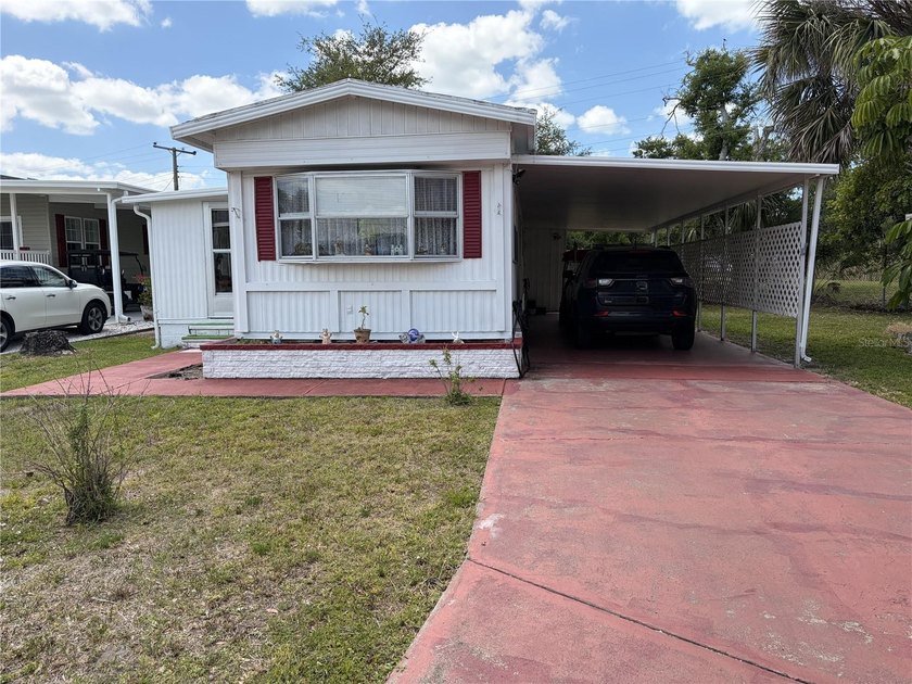 This property features two bedrooms and one bathroom - Beach Home for sale in Sarasota, Florida on Beachhouse.com