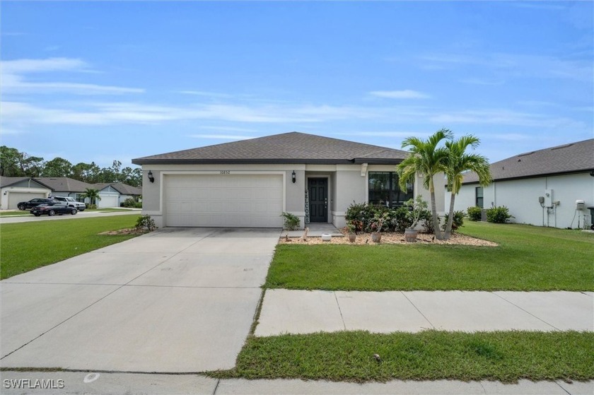 NO FLOOD ZONE!! Welcome to your dream home in the Enclaves at - Beach Home for sale in North Fort Myers, Florida on Beachhouse.com