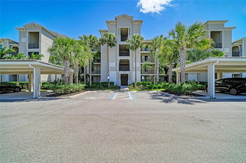 Florida Resort Style living at its best! This gorgeous clean - Beach Condo for sale in Lakewood Ranch, Florida on Beachhouse.com