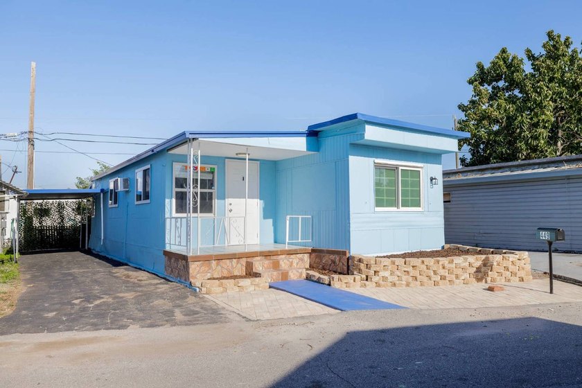 Freshly Updated 2BR/1BA All age family community in Lake Haven - Beach Home for sale in St. Petersburg, Florida on Beachhouse.com