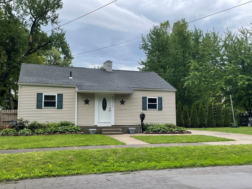 This beautiful double lot is a phenomenal price on a quiet - Beach Home for sale in Erie, Pennsylvania on Beachhouse.com