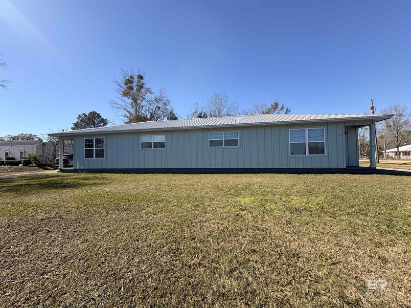 Calling all investors! This four-bedroom, two-bathroom duplex is - Beach Townhome/Townhouse for sale in Foley, Alabama on Beachhouse.com