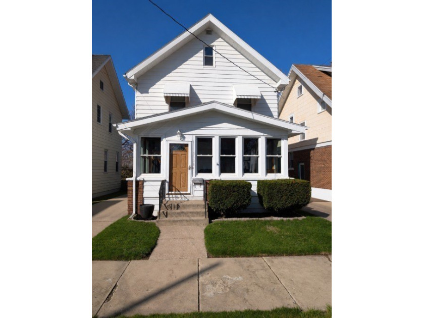 Beautiful craftsman style home with three bedrooms and one bath - Beach Home for sale in Erie, Pennsylvania on Beachhouse.com