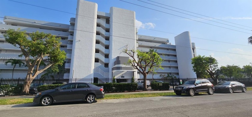 Drastic Reduction to Sale As IS Where Is. Central AC is not - Beach Condo for sale in Miami, Florida on Beachhouse.com