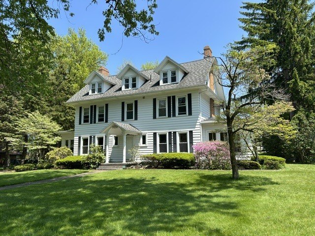 Timeless and gracious center hall colonial style home offers 3 - Beach Home for sale in Erie, Pennsylvania on Beachhouse.com