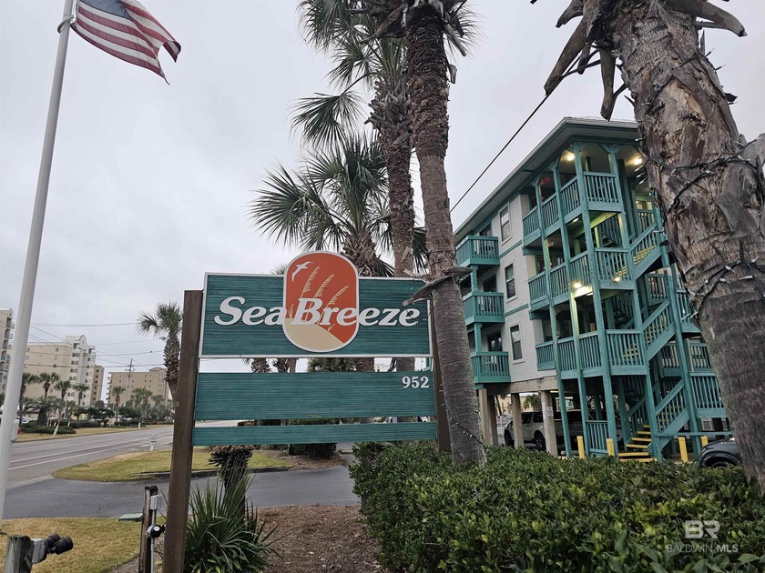 Welcome to this cosy and comfortable two bedroom two bath Unit - Beach Condo for sale in Gulf Shores, Alabama on Beachhouse.com
