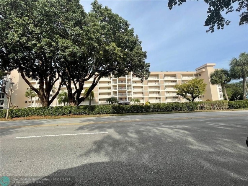 Beautifully updated 2/2 in Palm Aire Country Club community - Beach Condo for sale in Pompano Beach, Florida on Beachhouse.com