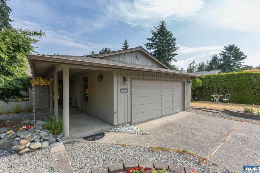 Welcome to this beautifully remodeled home in Sunland. Upgrades - Beach Home for sale in Sequim, Washington on Beachhouse.com