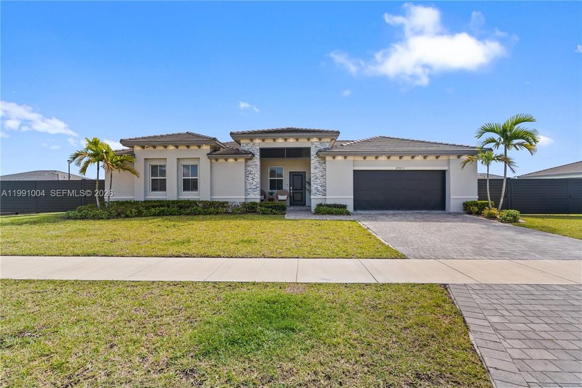 VERY UNIQUE OPPORTUNITY! NO HOA! Discover this stunning - Beach Home for sale in Homestead, Florida on Beachhouse.com