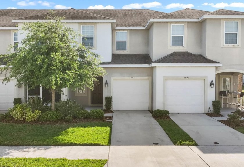 This move-in ready townhouse, built in 2018, offers a perfect - Beach Townhome/Townhouse for sale in Riverview, Florida on Beachhouse.com