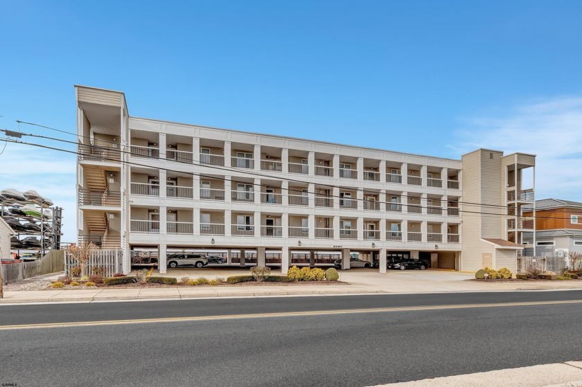 Luxury Bay Front living at its best! Enjoy spectacular - Beach Condo for sale in Brigantine, New Jersey on Beachhouse.com