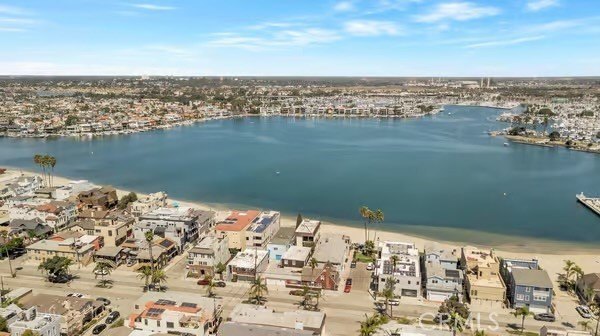 Beach living at its finest! The Peninsula in Long Beach is - Beach Townhome/Townhouse for sale in Long Beach, California on Beachhouse.com