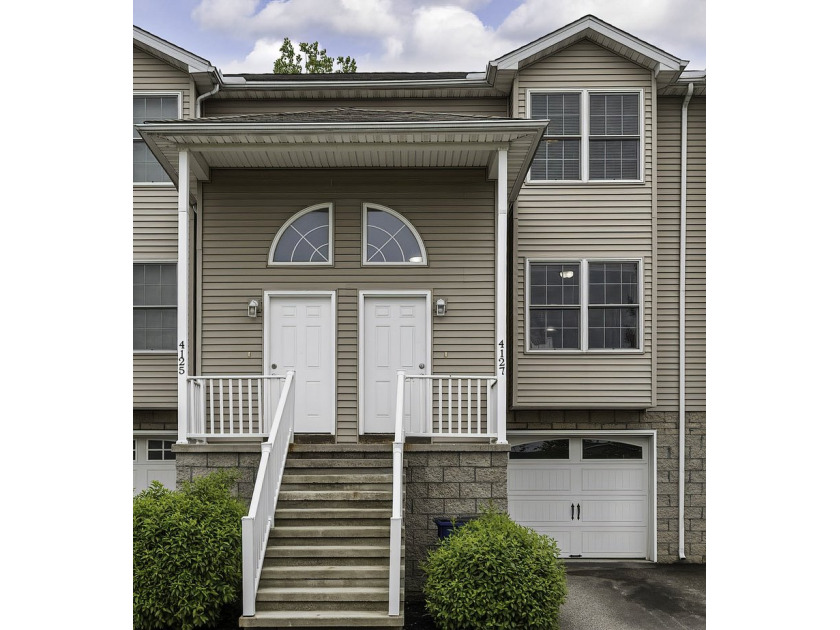Enjoy low-maintenance living in this updated condo featuring 2 - Beach Condo for sale in Erie, Pennsylvania on Beachhouse.com