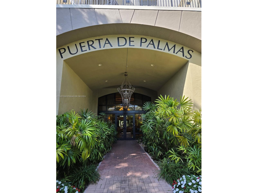 Welcome to Puerta de Palmas in Coral Gables. Live in this - Beach Condo for sale in Coral Gables, Florida on Beachhouse.com