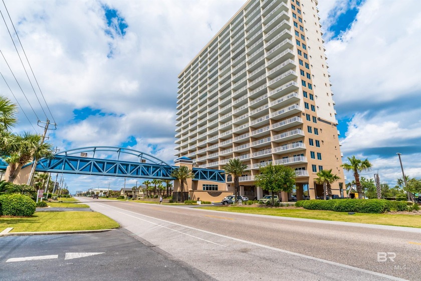 Welcome to Crystal Tower!! This beautiful 2-bedroom, 2 bathrooms - Beach Home for sale in Gulf Shores, Alabama on Beachhouse.com