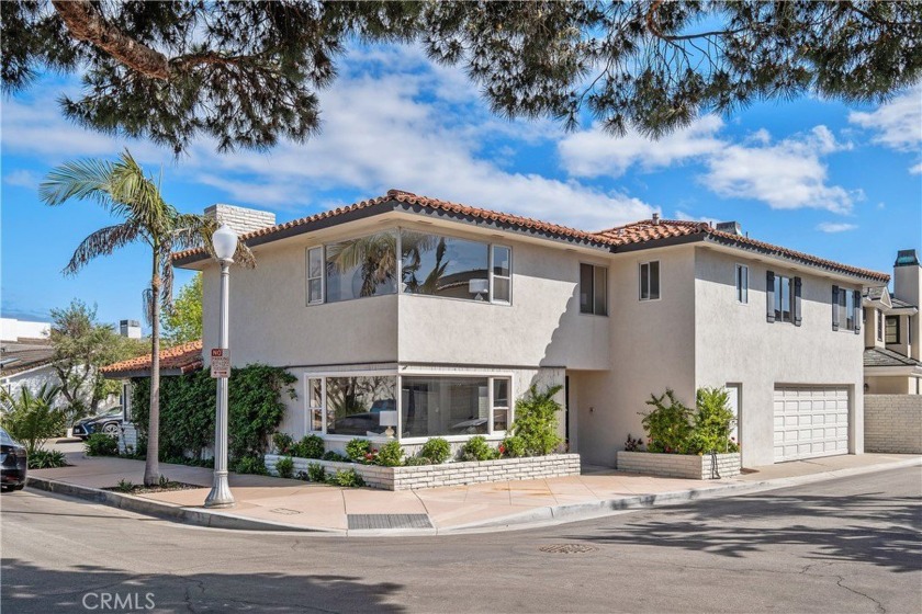 Welcome to 141 Via Havre. Opportunity awaits in one of the most - Beach Home for sale in Newport Beach, California on Beachhouse.com