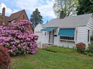 This *Cozy* Ranch Style Home has a full basement and a one car - Beach Home for sale in Erie, Pennsylvania on Beachhouse.com