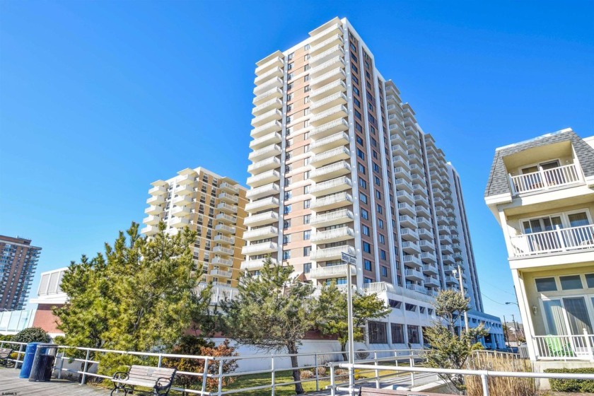 HIGH FLOOR 2BR END-UNIT AT THE BERKLEY. Unit #17M at The Berkley - Beach Condo for sale in Atlantic City, New Jersey on Beachhouse.com