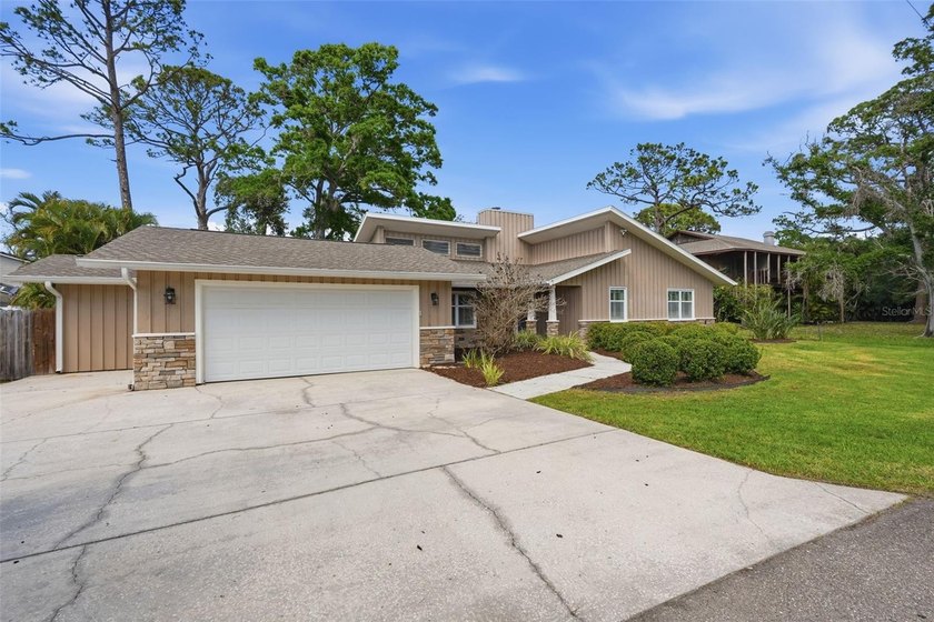 Fantastic opportunity to own a beautifully maintained home in a - Beach Home for sale in Seminole, Florida on Beachhouse.com