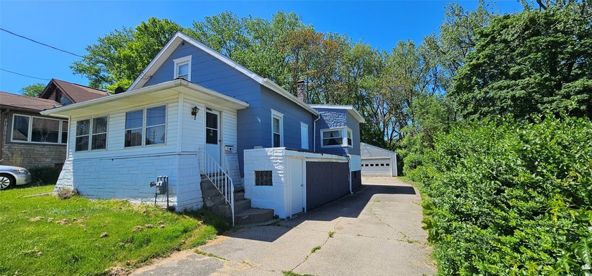 Investors or buyers looking for a project...here is a great - Beach Home for sale in Erie, Pennsylvania on Beachhouse.com