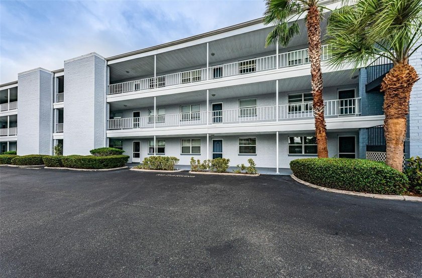Investor Opportunity Meets Coastal Lifestyle - South Pasadena - Beach Condo for sale in South Pasadena, Florida on Beachhouse.com