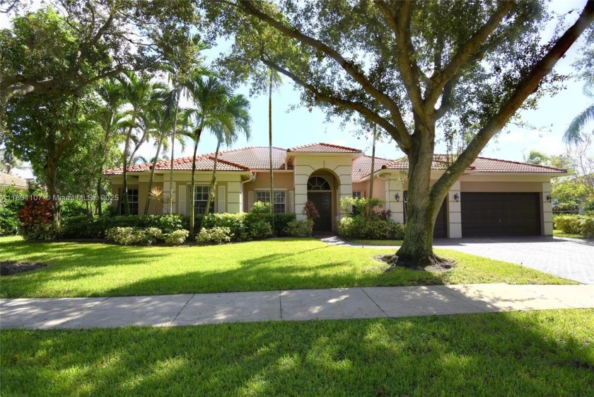 Must-see lakefront property, 3061 living sqft. Features 4 - Beach Home for sale in Davie, Florida on Beachhouse.com