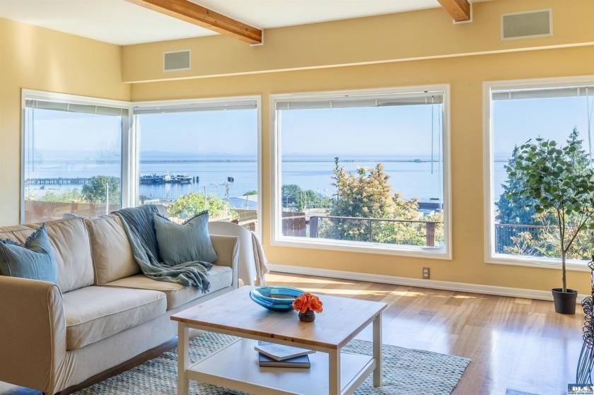 Enjoy panoramic views of the Strait & Port Angeles' vibrant - Beach Home for sale in Port Angeles, Washington on Beachhouse.com