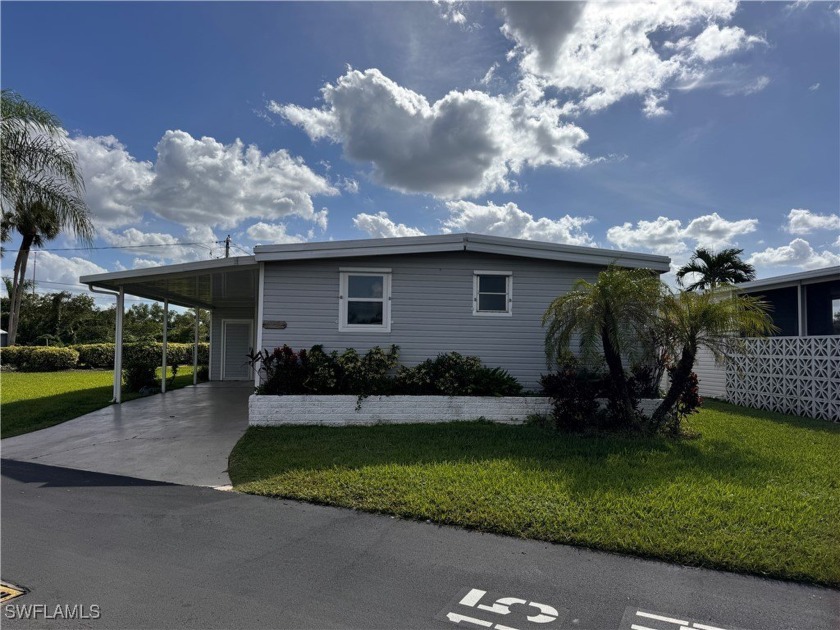 A lovely home with a beautiful view!  This 1,200 sq foot 2 bed/ - Beach Home for sale in Fort Myers, Florida on Beachhouse.com