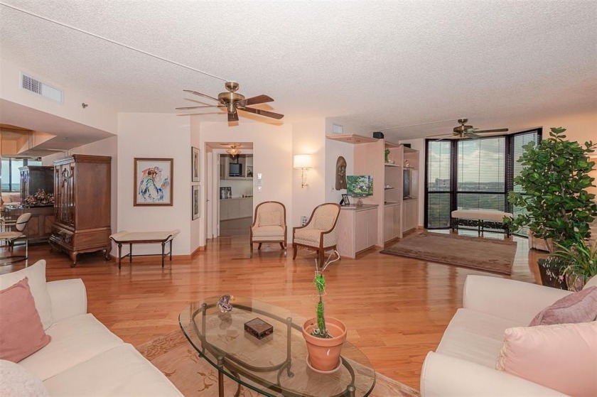 OWNER WILL GUARANTEE $0 ASSESSMENTS FOR TWO YEARS. 40 YR - Beach Condo for sale in Miami, Florida on Beachhouse.com