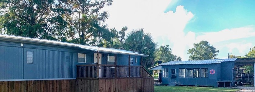 Welcome to your perfect high and dry retreat in Suwannee Shores! - Beach Home for sale in Suwannee, Florida on Beachhouse.com