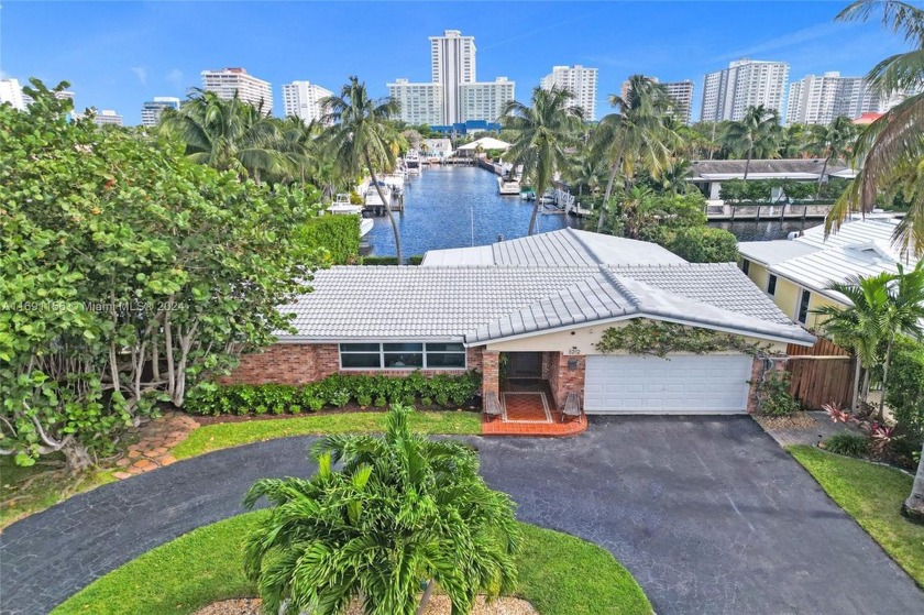 Spectacular Ocean Access Home offers Tranquil Water & Pool Views - Beach Home for sale in Fort Lauderdale, Florida on Beachhouse.com