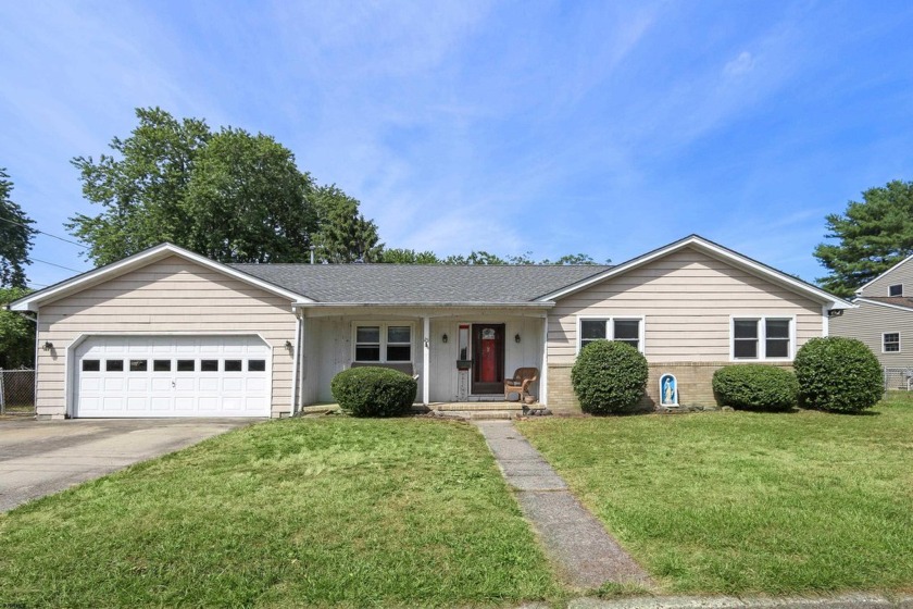 Charming Rancher in Prime Northfield Location!  Nestled on a - Beach Home for sale in Northfield, New Jersey on Beachhouse.com