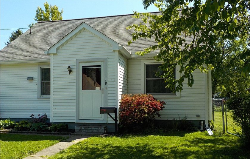 Hardwood flooring, but kitchen has tile over. Range - Beach Home for sale in North East, Pennsylvania on Beachhouse.com