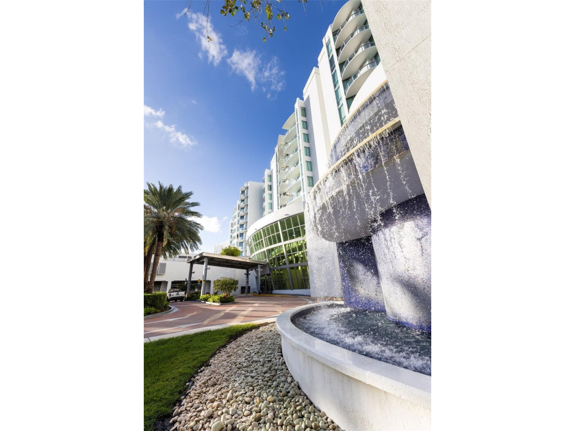 Stunning 1/2  condo with a versatile Den that can easily be - Beach Condo for sale in Aventura, Florida on Beachhouse.com