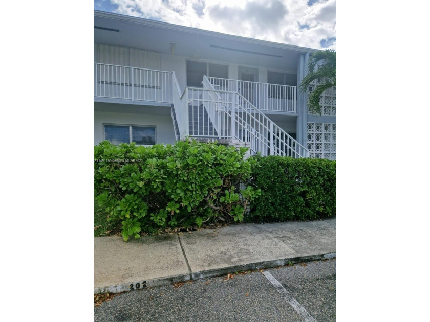 THIS LOVELY APPARTMENT IS TOTALY RENOVATED, 2 BEDROOMS, 1 - Beach Other for sale in Fort Lauderdale, Florida on Beachhouse.com