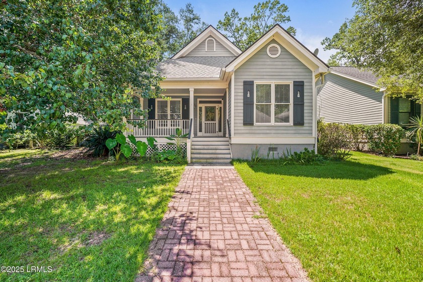 Experience coastal living in this spacious 4 bed, 3 bath home in - Beach Home for sale in Beaufort, South Carolina on Beachhouse.com