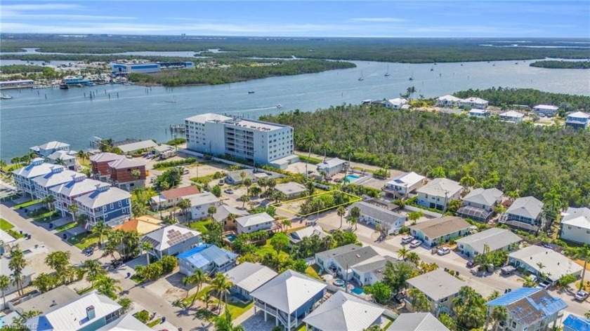 CALLING ALL INVESTORS!!! HIGH GROSS INCOME POTENTIAL!!! WEEKLY - Beach Lot for sale in Fort Myers Beach, Florida on Beachhouse.com