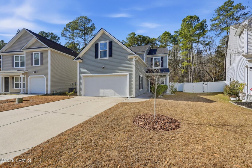 Gorgeous 4BR/3BA home in Southern Oaks with new roof, siding - Beach Home for sale in Bluffton, South Carolina on Beachhouse.com