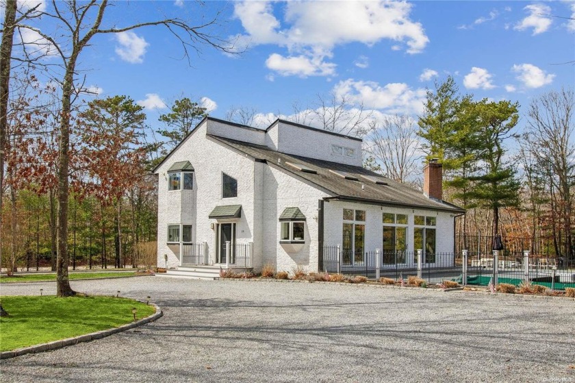 Bright Quogue Contemporary - Enjoy Hamptons living in this airy - Beach Home for sale in Southampton, New York on Beachhouse.com